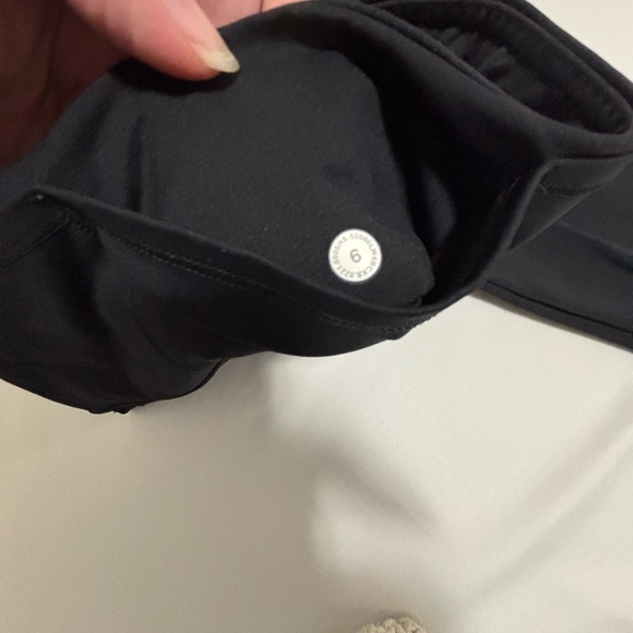Lululemon Base pace Leggings 23” (with pockets) - Picture 4 of 5